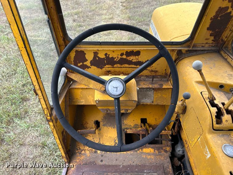 image for item NP9927 1964 John Deere 5010  elevating scraper