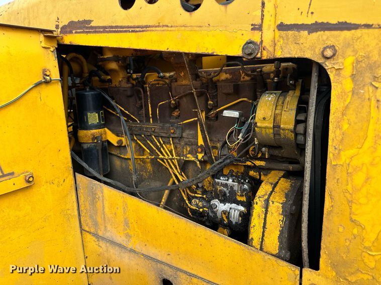 image for item NP9927 1964 John Deere 5010  elevating scraper