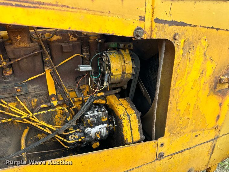 image for item NP9927 1964 John Deere 5010  elevating scraper