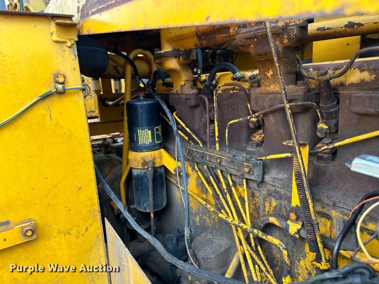 image for item NP9927 1964 John Deere 5010  elevating scraper