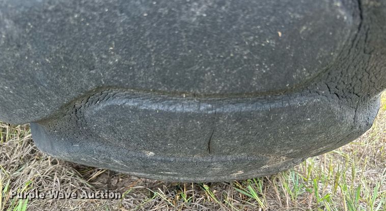 image for item NP9927 1964 John Deere 5010  elevating scraper