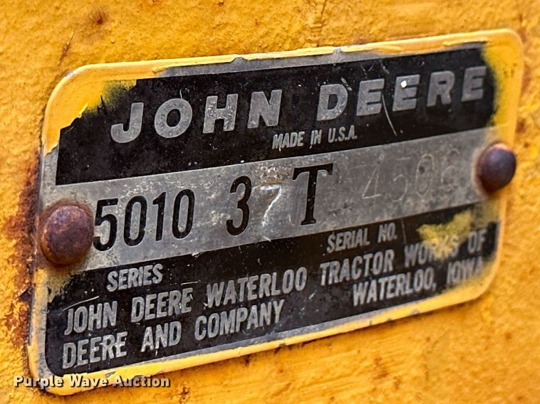image for item NP9927 1964 John Deere 5010  elevating scraper