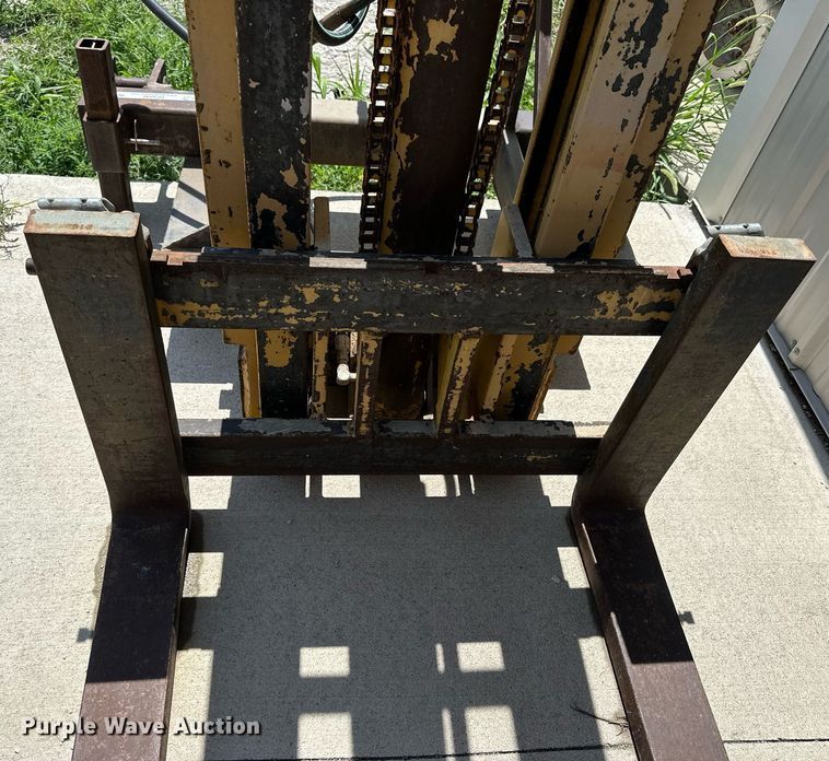 image for item NP9940 Shop built forklift mast