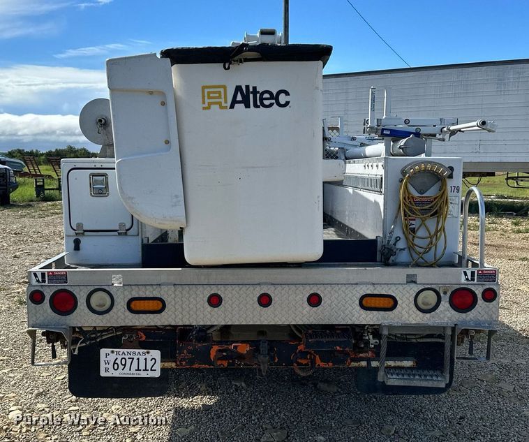 image for item NP9944 2008 Ford F550 Super Duty  bucket truck