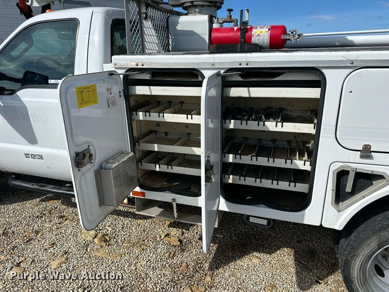 image for item NP9944 2008 Ford F550 Super Duty  bucket truck