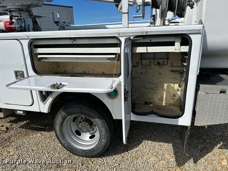 image for item NP9944 2008 Ford F550 Super Duty  bucket truck