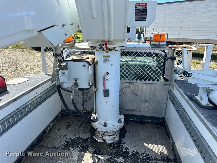 image for item NP9944 2008 Ford F550 Super Duty  bucket truck