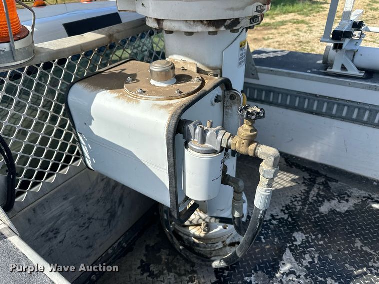 image for item NP9944 2008 Ford F550 Super Duty  bucket truck