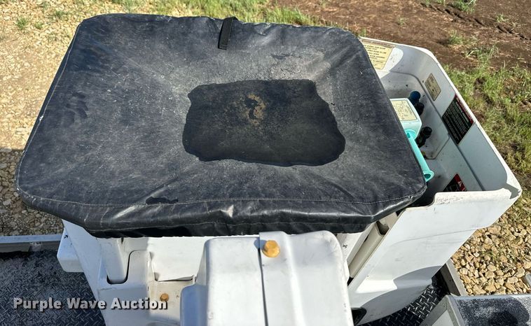 image for item NP9944 2008 Ford F550 Super Duty  bucket truck