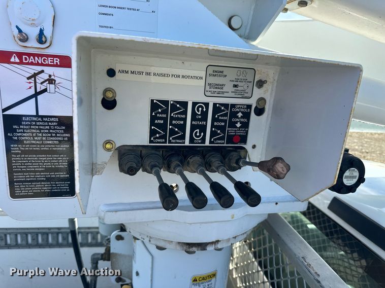 image for item NP9944 2008 Ford F550 Super Duty  bucket truck