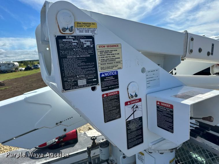 image for item NP9944 2008 Ford F550 Super Duty  bucket truck