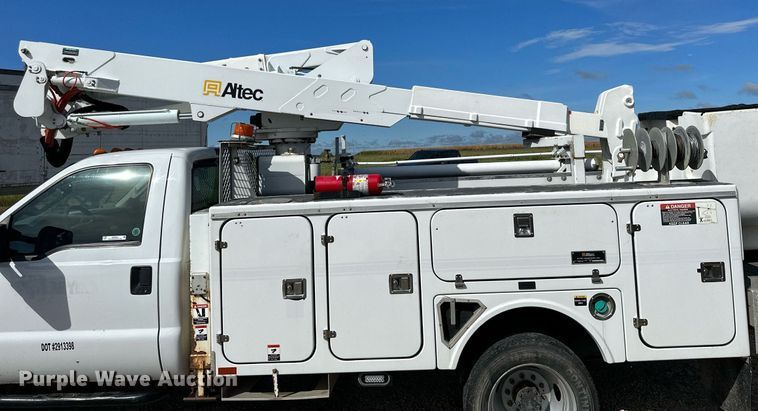 image for item NP9944 2008 Ford F550 Super Duty  bucket truck