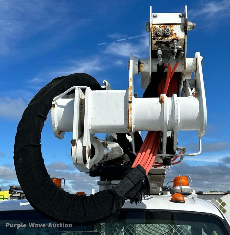 image for item NP9944 2008 Ford F550 Super Duty  bucket truck