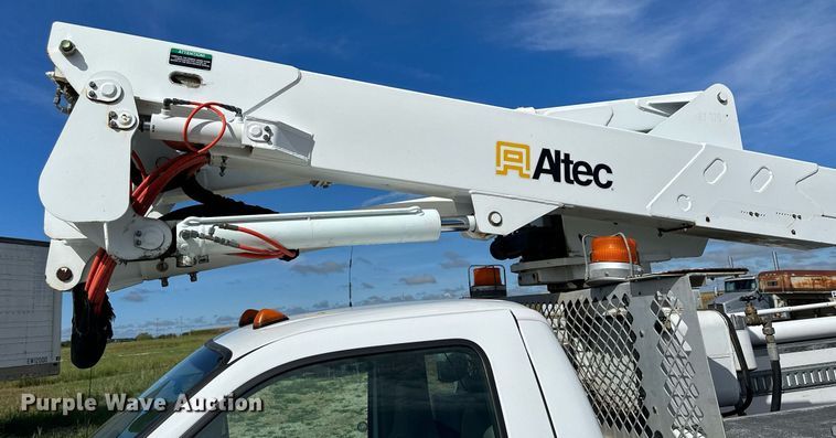 image for item NP9944 2008 Ford F550 Super Duty  bucket truck