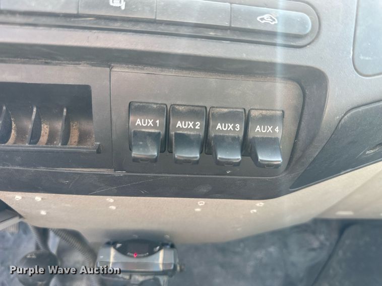 image for item NP9944 2008 Ford F550 Super Duty  bucket truck