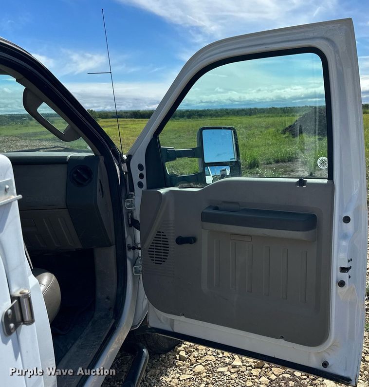 image for item NP9944 2008 Ford F550 Super Duty  bucket truck