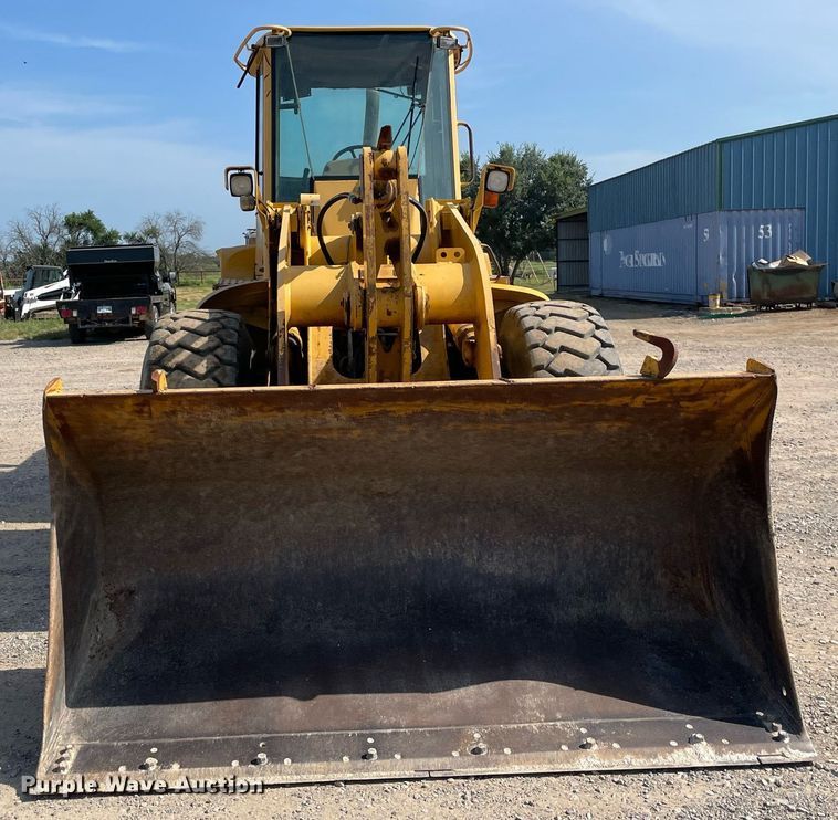 image for item NT9397 1999 John Deere 544H  wheel loader