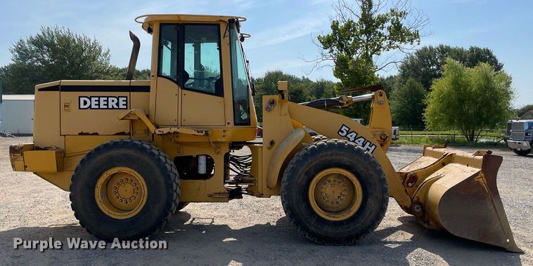 image for item NT9397 1999 John Deere 544H  wheel loader