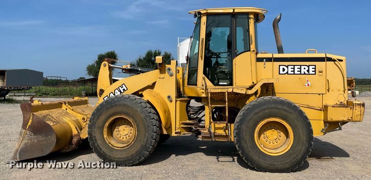 image for item NT9397 1999 John Deere 544H  wheel loader