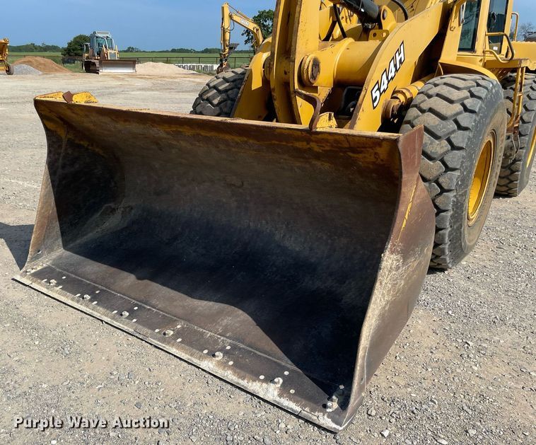 image for item NT9397 1999 John Deere 544H  wheel loader