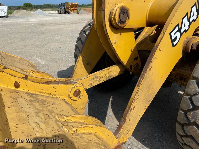 image for item NT9397 1999 John Deere 544H  wheel loader