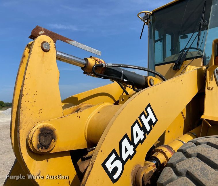 image for item NT9397 1999 John Deere 544H  wheel loader