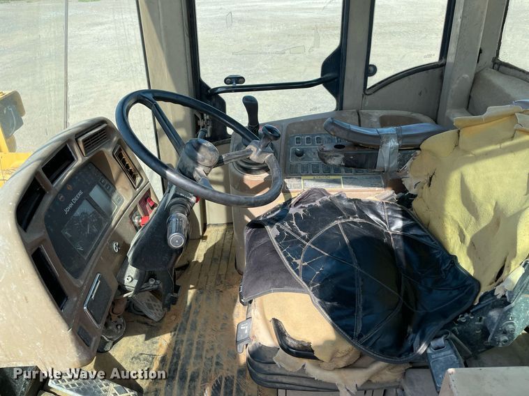 image for item NT9397 1999 John Deere 544H  wheel loader