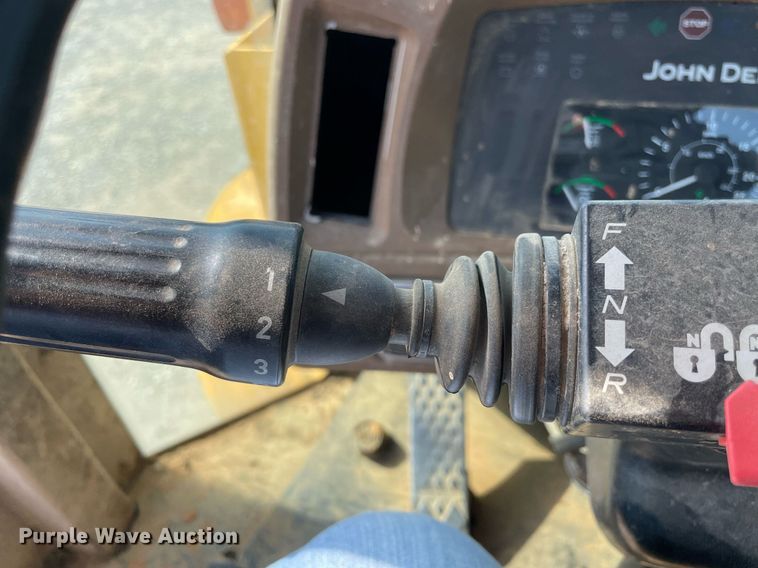 image for item NT9397 1999 John Deere 544H  wheel loader