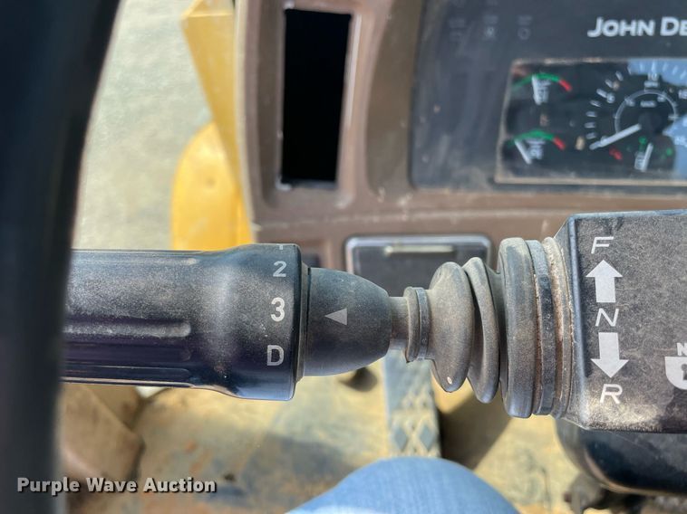 image for item NT9397 1999 John Deere 544H  wheel loader