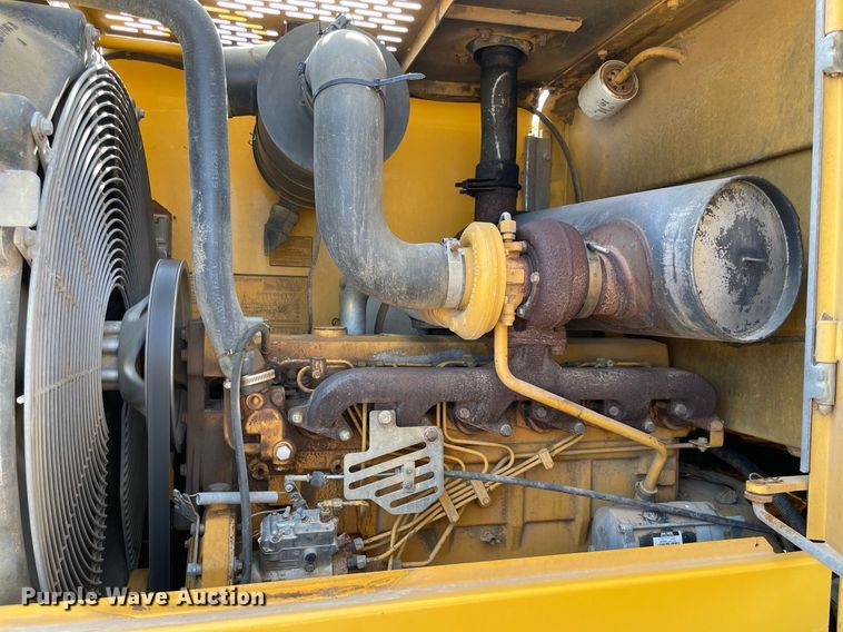 image for item NT9397 1999 John Deere 544H  wheel loader