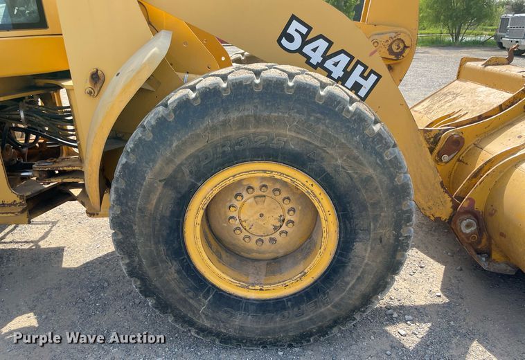 image for item NT9397 1999 John Deere 544H  wheel loader