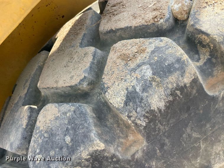 image for item NT9397 1999 John Deere 544H  wheel loader