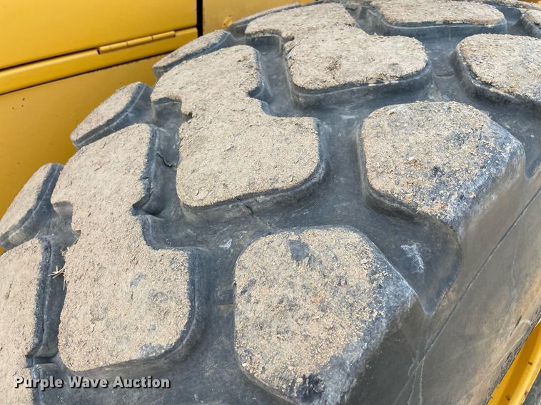 image for item NT9397 1999 John Deere 544H  wheel loader