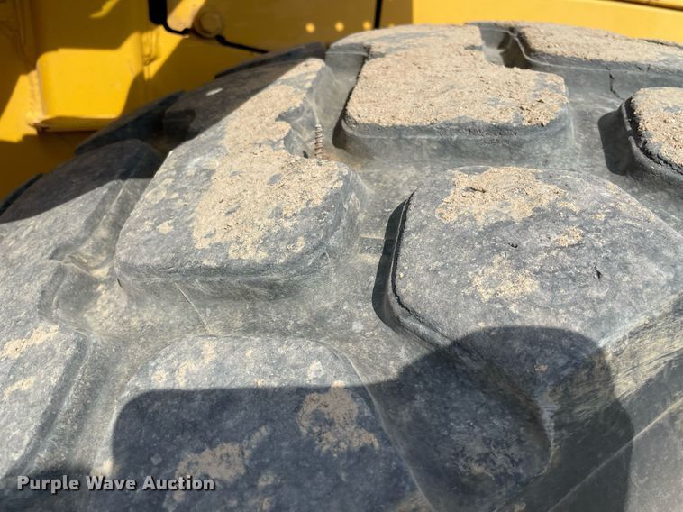 image for item NT9397 1999 John Deere 544H  wheel loader