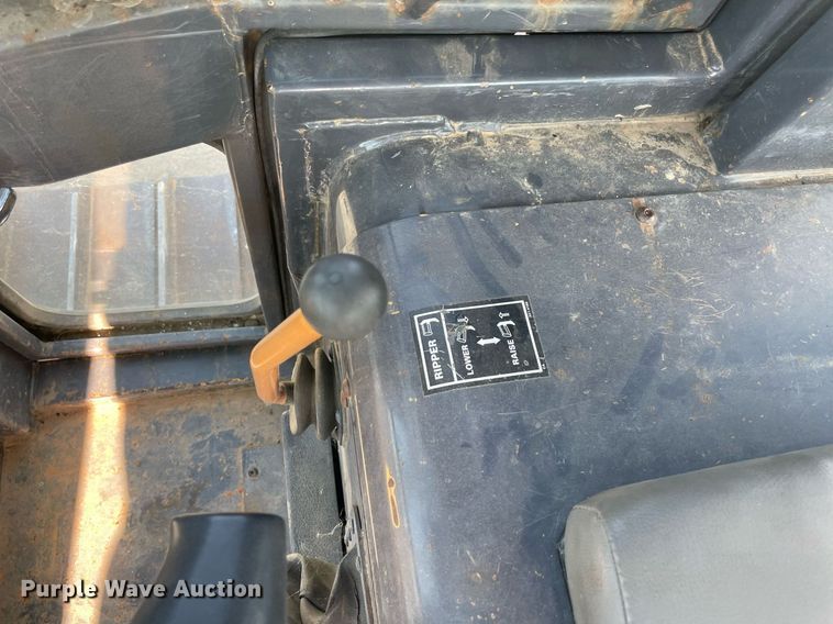 image for item NT9398 2000 Case 1150H  dozer