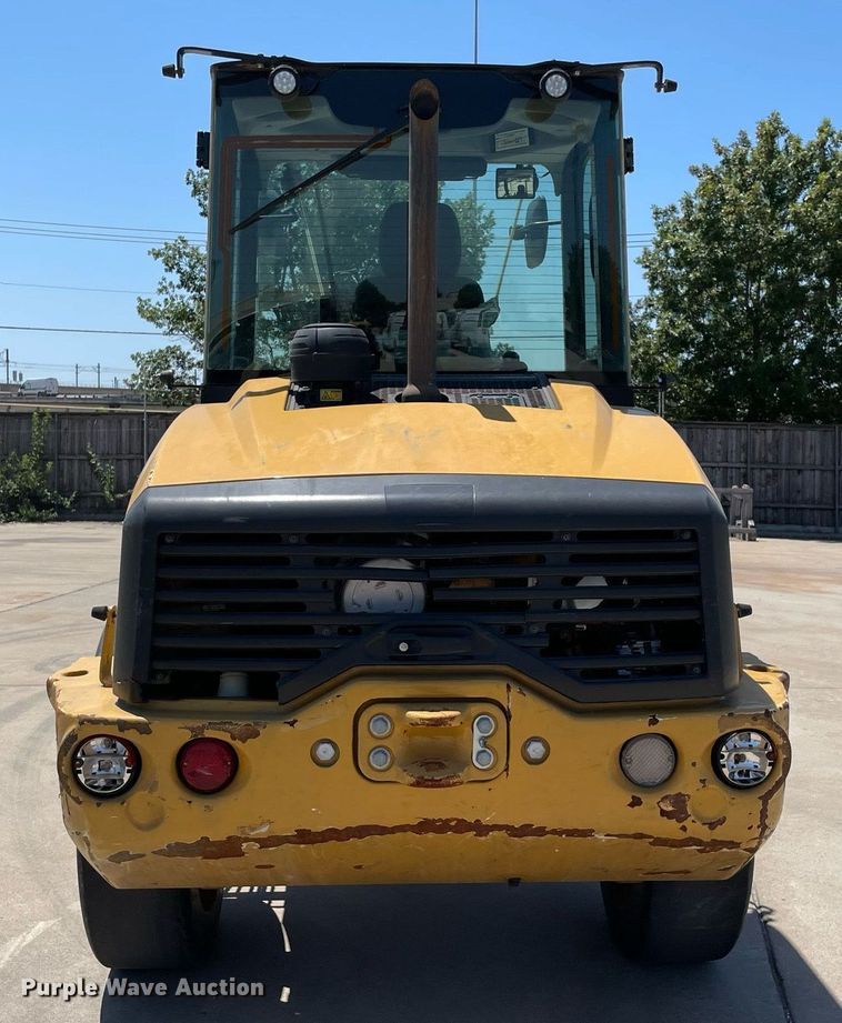 image for item NT9424 2018 Caterpillar 908M  wheel loader