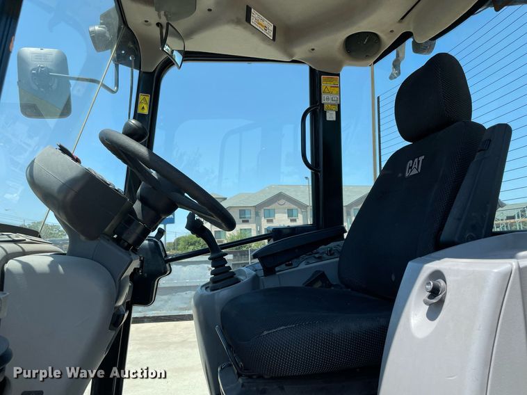 image for item NT9424 2018 Caterpillar 908M  wheel loader