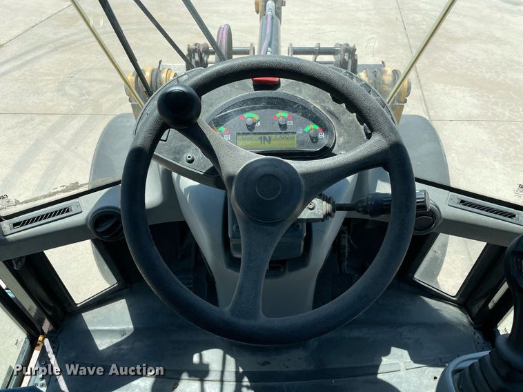 image for item NT9424 2018 Caterpillar 908M  wheel loader