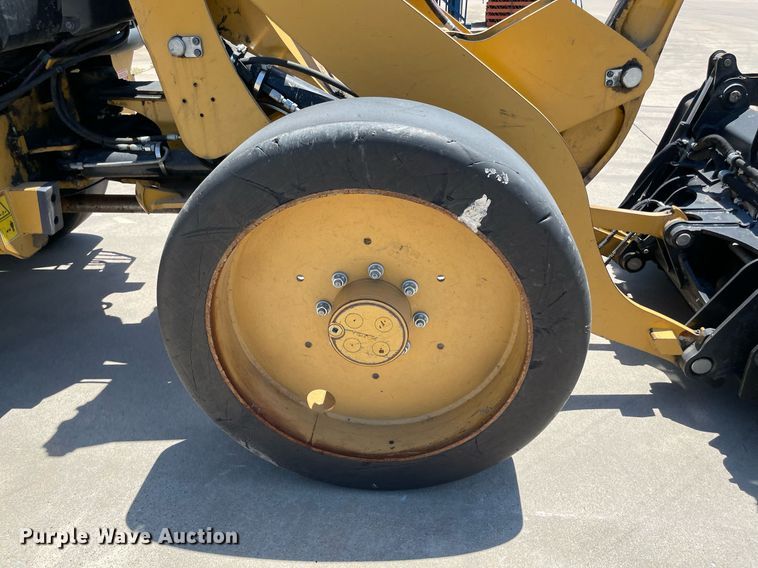 image for item NT9424 2018 Caterpillar 908M  wheel loader