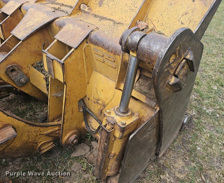 image for item NT9799 1999 Caterpillar 963B LGP  track loader