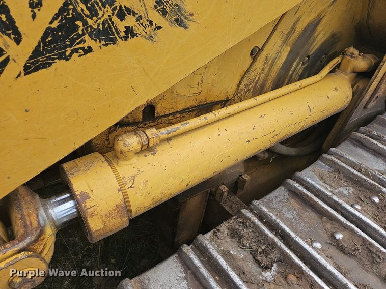 image for item NT9799 1999 Caterpillar 963B LGP  track loader