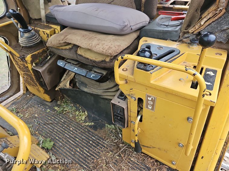 image for item NT9799 1999 Caterpillar 963B LGP  track loader