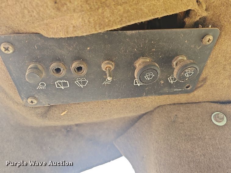 image for item NT9799 1999 Caterpillar 963B LGP  track loader