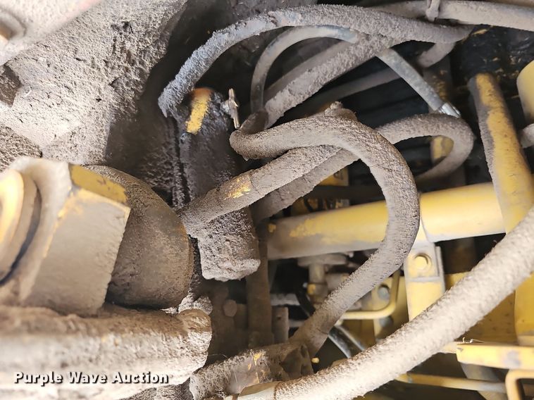 image for item NT9799 1999 Caterpillar 963B LGP  track loader