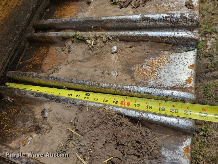 image for item NT9799 1999 Caterpillar 963B LGP  track loader