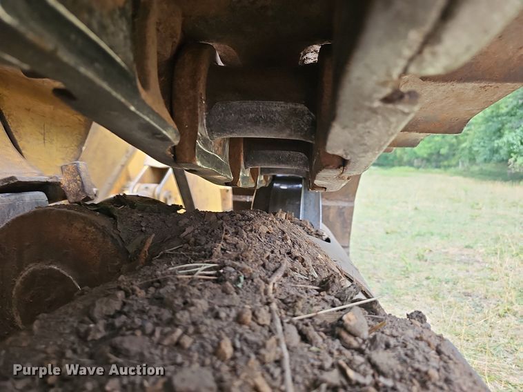 image for item NT9799 1999 Caterpillar 963B LGP  track loader