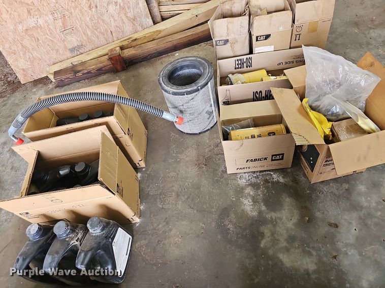 image for item NT9799 1999 Caterpillar 963B LGP  track loader