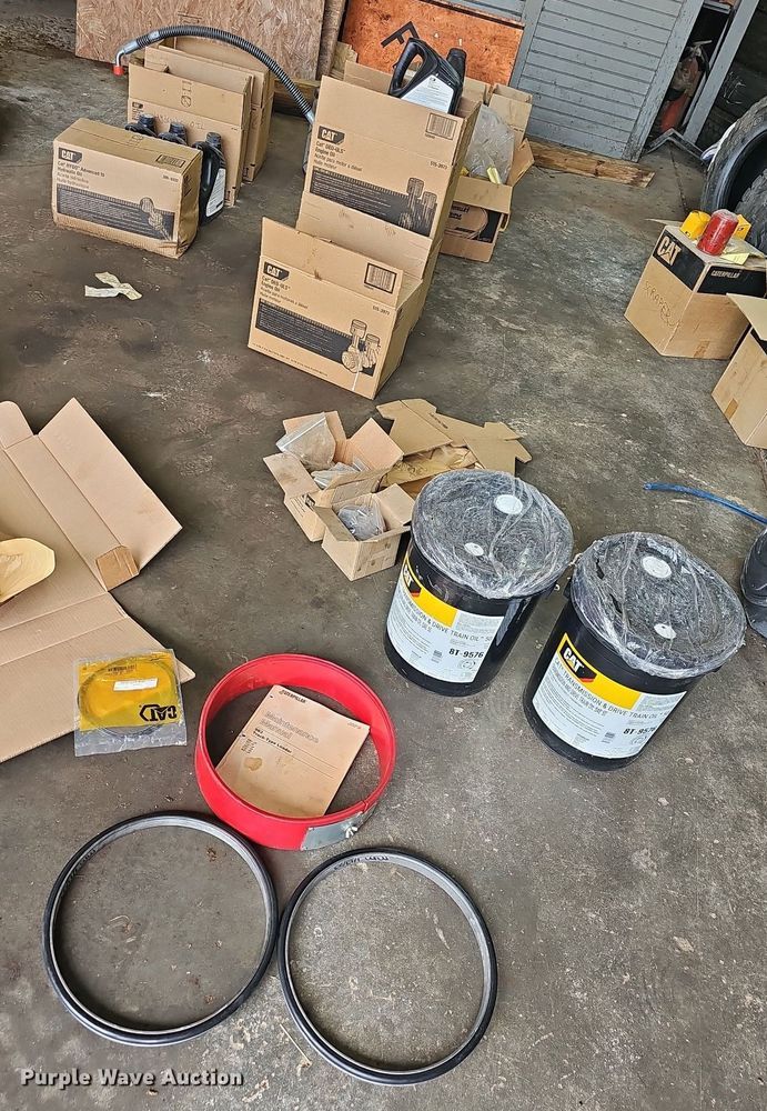 image for item NT9799 1999 Caterpillar 963B LGP  track loader