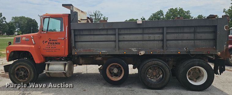 image for item NT9804 1979 Ford 9000  dump truck