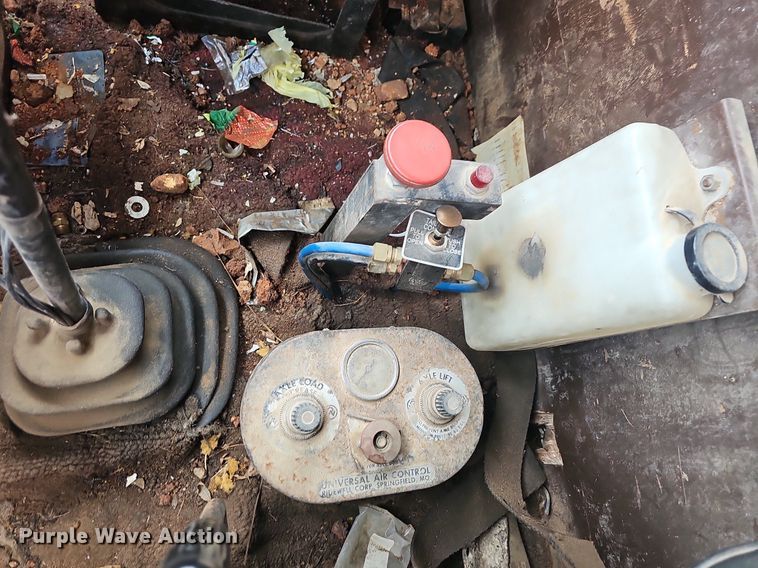 image for item NT9804 1979 Ford 9000  dump truck